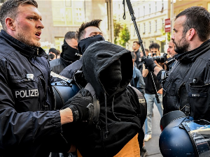 И левичари туку: Колика је данас опасност од левог екстремизма у Немачкој