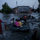 Урушена брана на Дњепру у Херсонској области, у току евакуација становништва; Украјинци и Руси размењују оптужбе