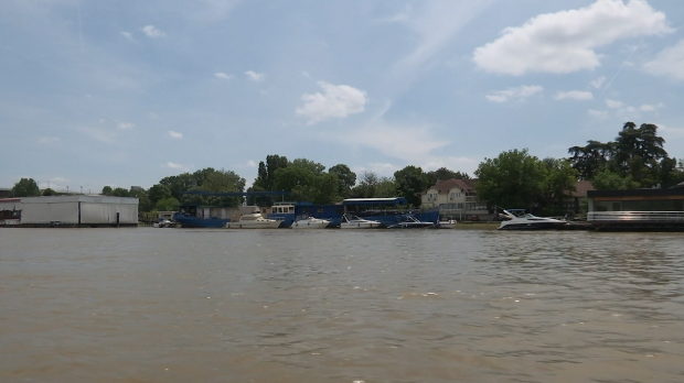 Улазак у хладну и мутну воду је изазивање несреће, висок водостај Саве и Дунава тражи појачан опрез