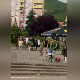 Војници америчког Кфора играли се с децом у Лепосавићу Војници америчког Кфора играли се с децом у Лепосавићу