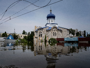 Ситуација после поплава у Херсонској области и даље тешка; Бајден и Сунак: Подршка Украјини неће престати
