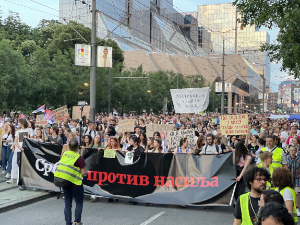 Шести протест "Србија против насиља", направљен прстен око Владе