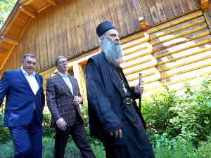Вучић након састанка са патријархом Порфиријем и Додиком: Дан сећања на страдале и прогнане у "Олуји" обележиће се у Приједору