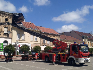 Због олујног невремена евакуисано 20 људи, на ВМА петоро теже повређених – ванредно у Новом Саду, Сремској Митровици,  Руми и Шиду