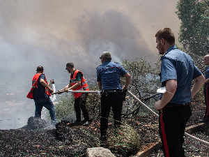 Пожари на Сицилији, олуја у Ломбардији - пет особа погинуло