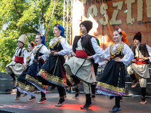 Наш фолклор на Ержебет тргу