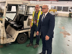 Весић у ненајављеној инспекцији на београдском аеродрому