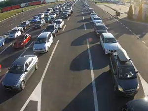 Аутобуси на Прешеву чекају сат и по