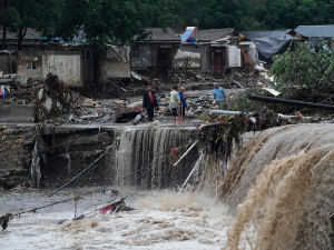 Тајфун донео поплаве у Кину, најмање 20 људи страдало