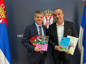 Подељени уџбеници за допунске школе српског језика на Азурној обали