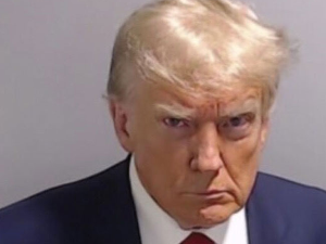 Трамп зарадио 7,1 милион долара од фотографије из затвора