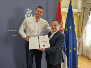 Дачић уручио признање Јокићу за промоцију угледа Србије у свету