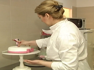 Повећана средства за помоћ предузетницама, ко може да конкурише