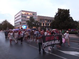 Грађани у Крушевцу и Ваљеву на протестима против насиља 