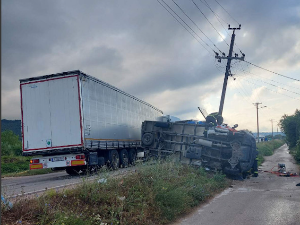 Судар комбија и камиона код Беле Паланке, једна особа погинула