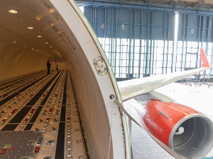 Прва у Европи - ЈАТ техника претворила "боинг 767" из путничког у теретни авион