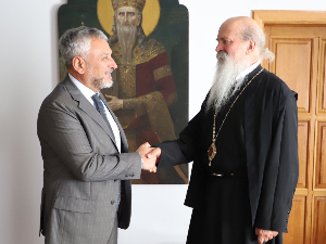 Барбано са владиком Теодосијем: Еулекс подржава једнак третман за све заједнице