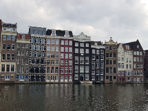 Амстердам, у теби буди ватре плам?