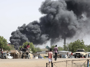 Напад дроном на пијацу у Судану, погинулo најмање 40 људи