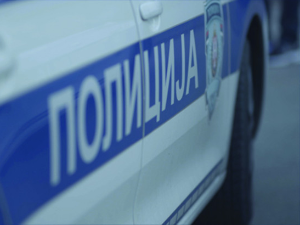 Задржавање за мушкарца који је претио супрузи испред сплава у Београду