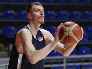 Кошаркашки савез Јужног Судана: Молимо се и желимо све најбоље Симанићу; Омот: Веома ми је жао
