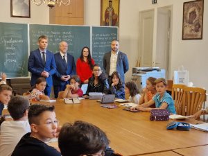Гујон: Отварамо 10 нових школа српског језика у Аустрији