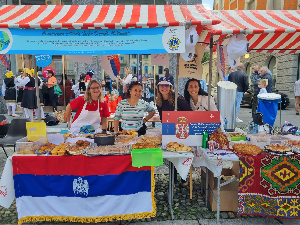 Удружење "Десанка Максимовић" представљало Србију  на манифестацији "Празник народа"