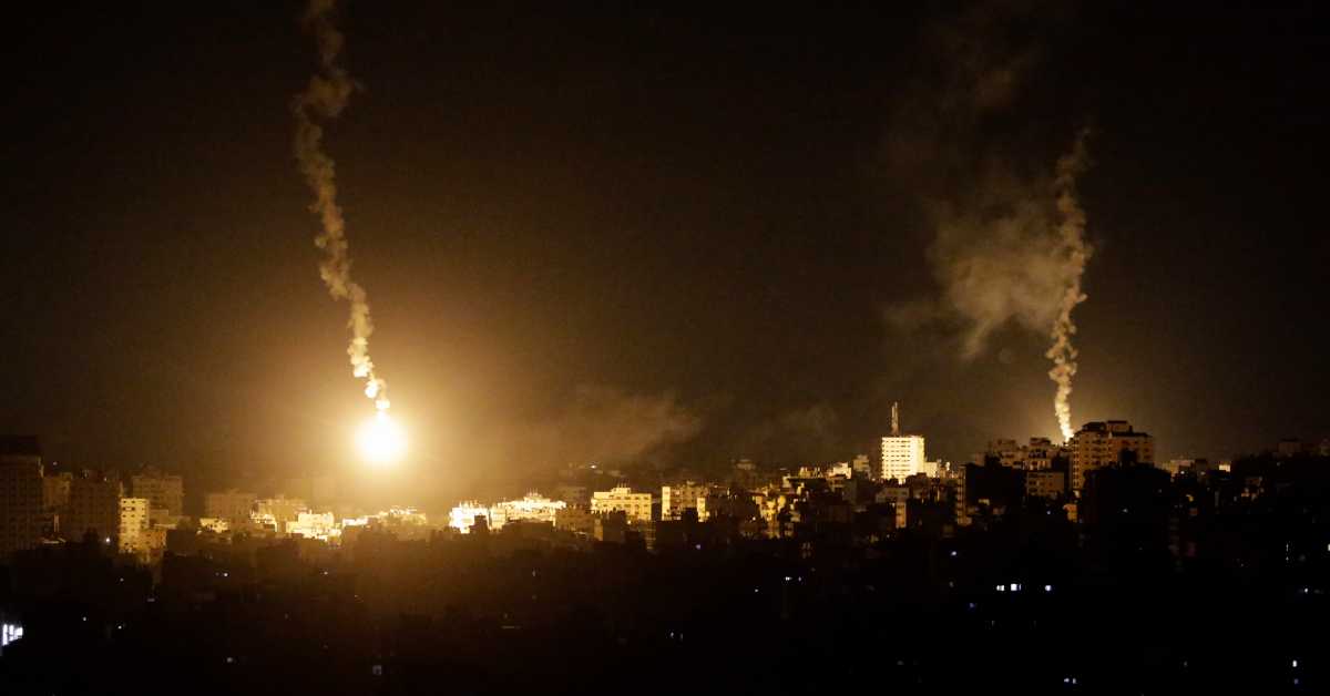 Израел гомила трупе код Појаса Газе; Хамас: Нема разговора о таоцима док не престану напади на Газу