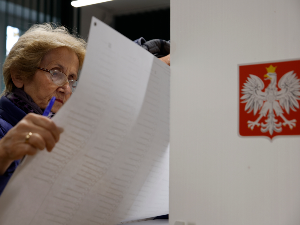 Избори у Пољској – Право и правда води, али нема већину; Туск прогласио победу
