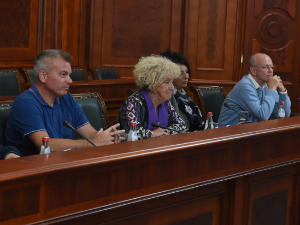 Брнабићева са синдикатима: Влада је спремна да помогне радницима у култури 