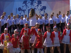 Почела "Радост Европе" у Београду – више од петсто деце представља планету љубави, радости и маште 