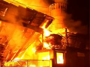 Фабрика намештаја у Новом Пазару потпуно изгорела 