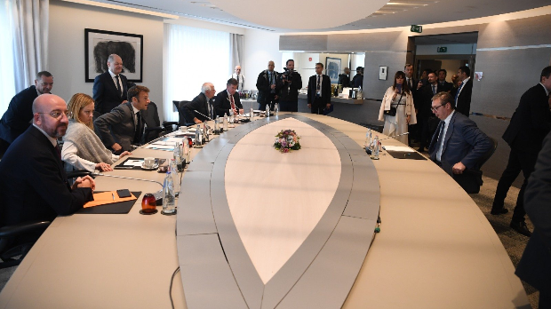 Macron, Soltz e Meloni chiedono la piena attuazione dell’accordo Belgrado-Pristina