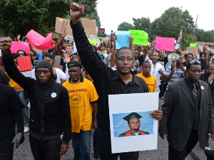  Дарон Асемоглу и Џејмс Робинсон: Шта се догодило у Фергусону? (3)