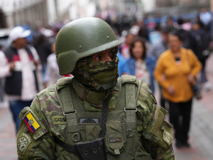 Хапшења и сукоби у Еквадору после оружаног упада у телевизију, Перу прогласио ванредно стање дуж границе
