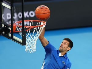 Кад Новак закуца