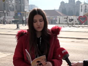 Тринаестогодишња Јана Тасић из Лесковца једна је од најмлађих песникиња у Србији
