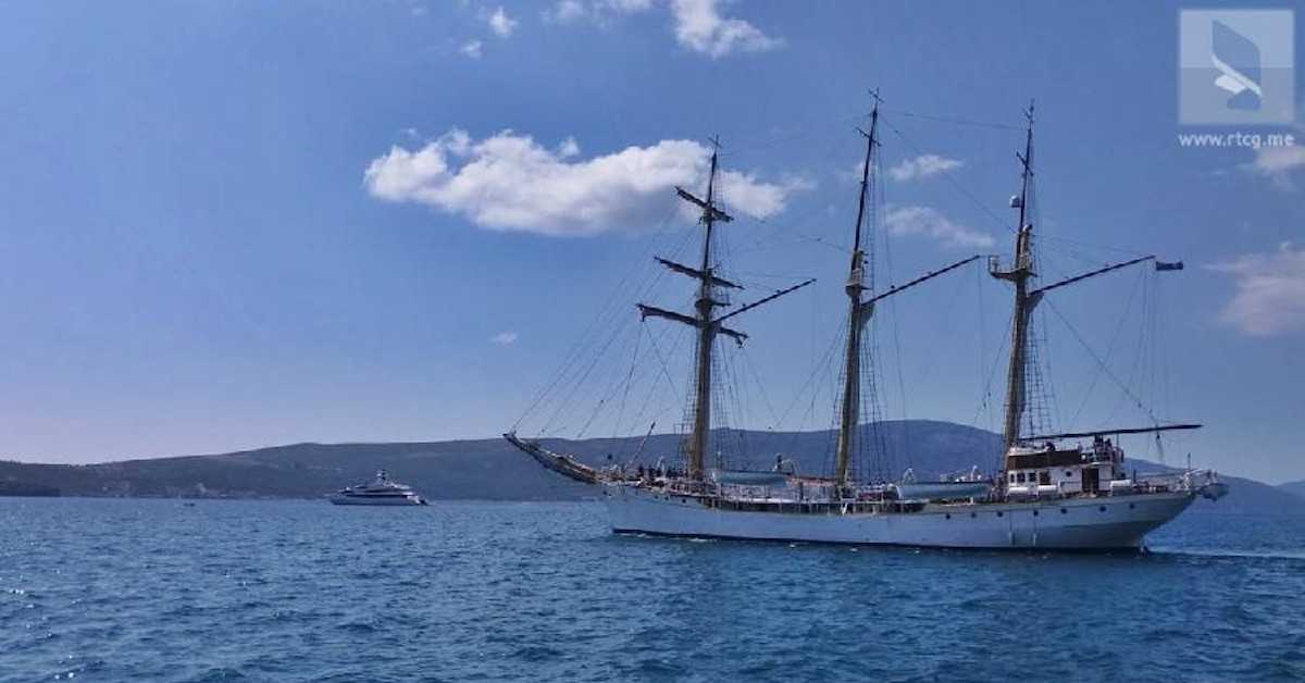 Озбиљне претње или изборна година у Хрватској - чији је Јадран, некадашњи брод југословенске ратне морнарице