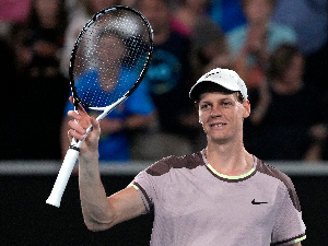 Синер, Шелтон, Фриц  и Де Минор лако до трећег кола, крај за Возњацки и Жабер