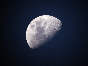 Месец сув кô барут… Неће бити! Ево где има воде