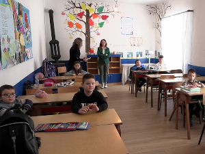 Мештани Чукљеника током распуста сами обновили школу 