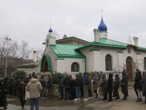 Чудотворна икона из Русије стигла у Србију – редови испред Цркве Свете Тројице у Београду