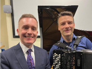 „Дуа за хармонијум и клавир” Милоша Миливојевића и Сајмона Калахана