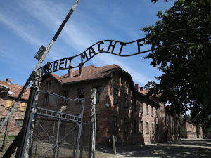 Вучић поводом дана сећања на жртве Холокауста: Да се никада никоме не понови
