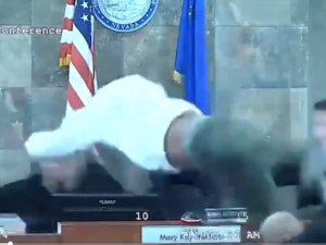 Рвање у суду у Невади, окривљени скочио на судију приликом изрицања пресуде