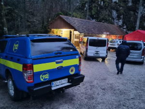 Пет особа заробљено у пећини у Словенији –  у току акција спасавања,  излаз можда потраје неколико дана