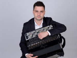 Никола Пековић