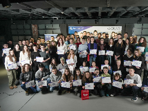 Млади научници, основци и средњошколци, добили новчане награде за остварене изванредне успехе