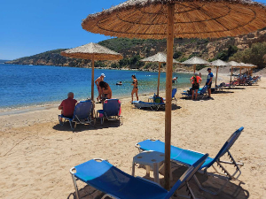 Грци мењају правила на плажама – где ћемо овог лета моћи да раширимо сопствени сунцобран и пешкир