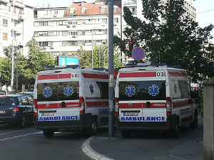 Градски аутобус оборио девојку на пешачком прелазу у Београду